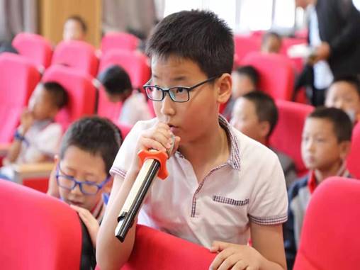 说明: 小学生提问2